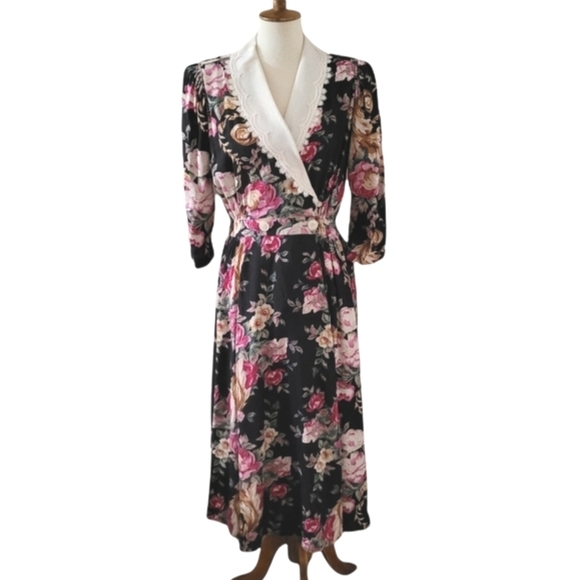 Vintage - Hankerchief Collar Floral Midi Dress - Picture 1 of 8